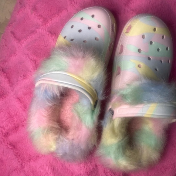Crocs  furry - Picture 1 of 2